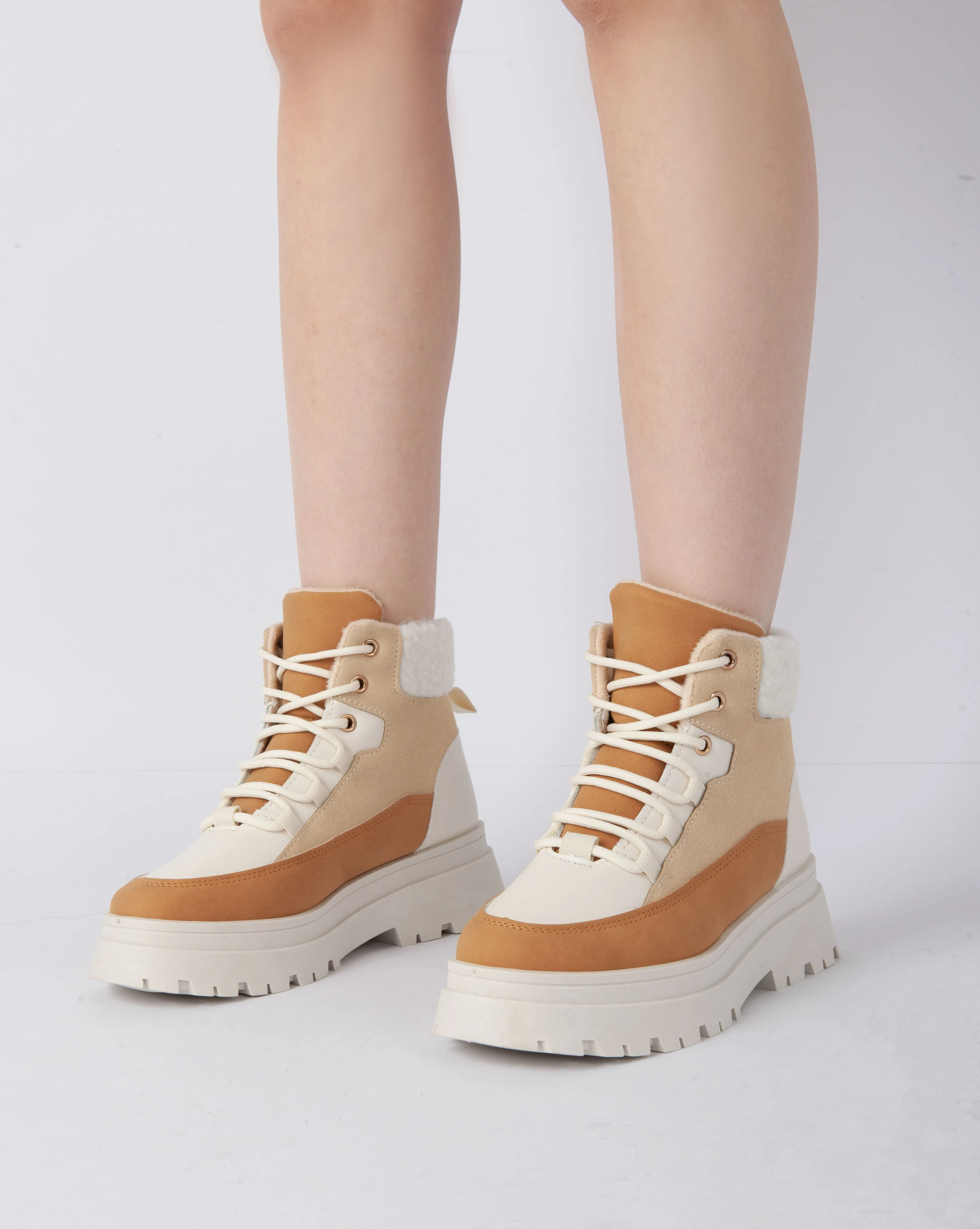 Cozy Hiker Boots - Beige