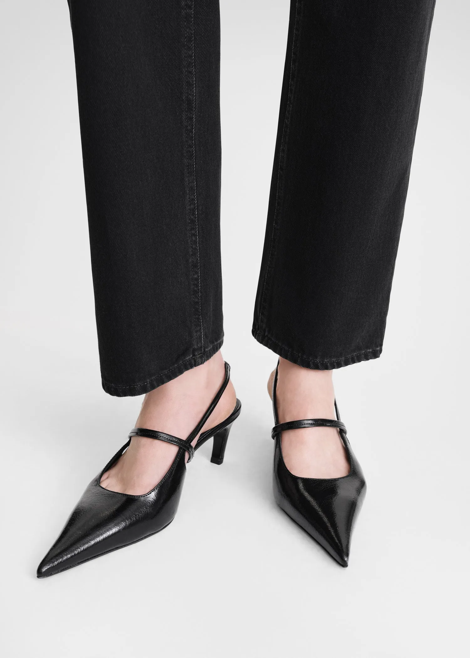 The Sharp Slingback black