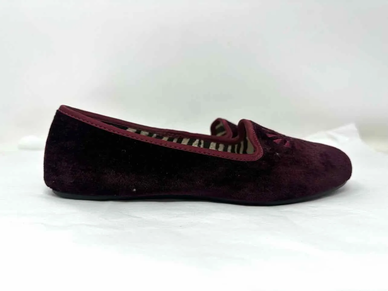 UGG Size 5 Maroon Embroidered Velvet Shoes Flats